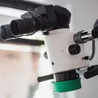 Leczenie kanałowe pod mikroskopem na jednej wizycie